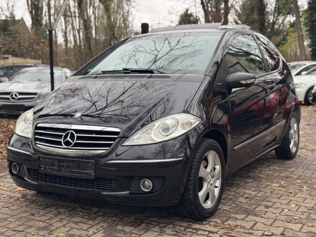 Mercedes-Benz A 200 AVANTGARDE Pano Navi SHZ Tüv Service Klima