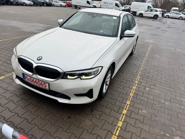 BMW 318d Advantage 405