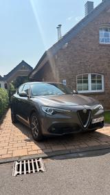 Alfa Romeo Stelvio/ NEUE Bremsen, Reifen, Öl /Top Zustand - Alfa Romeo in Köln