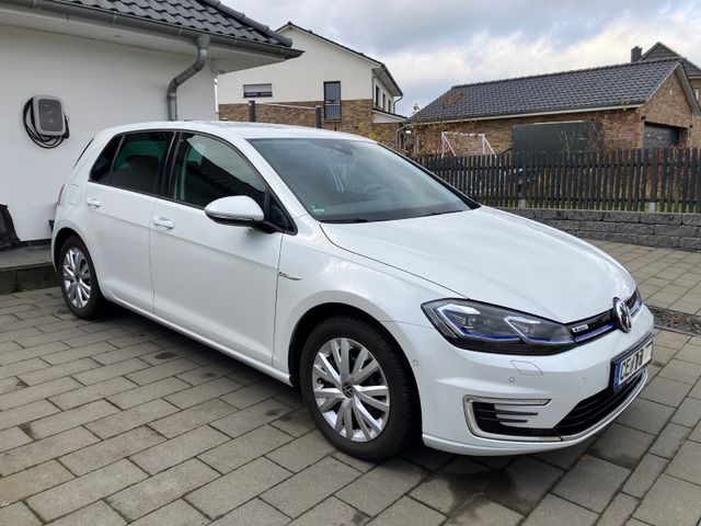 Volkswagen VW eGolf EZ 07/2019 * Wärmepumpe *Navi *Gepflegt