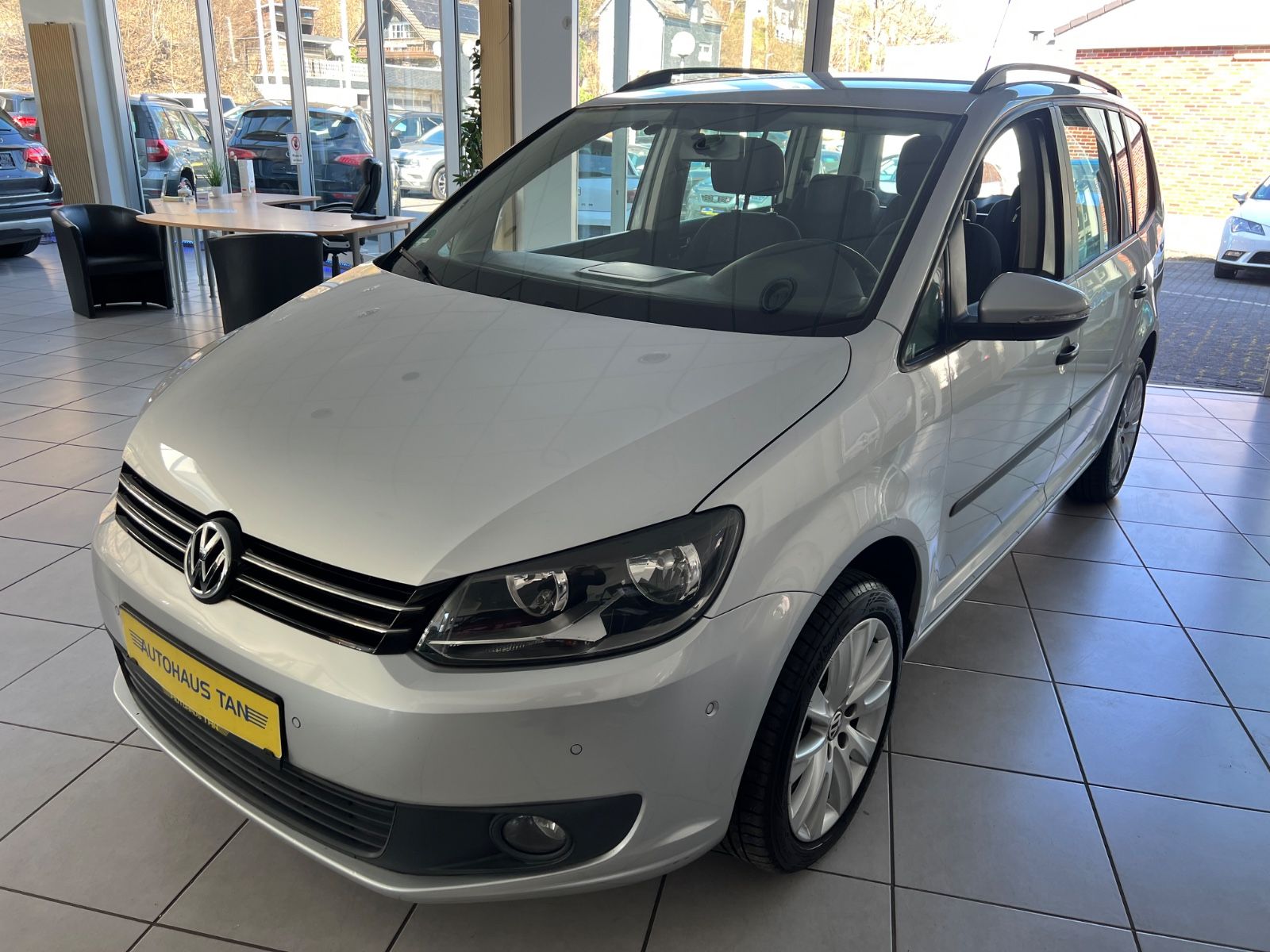 Fahrzeugabbildung Volkswagen Touran 2.0 TDI DSG