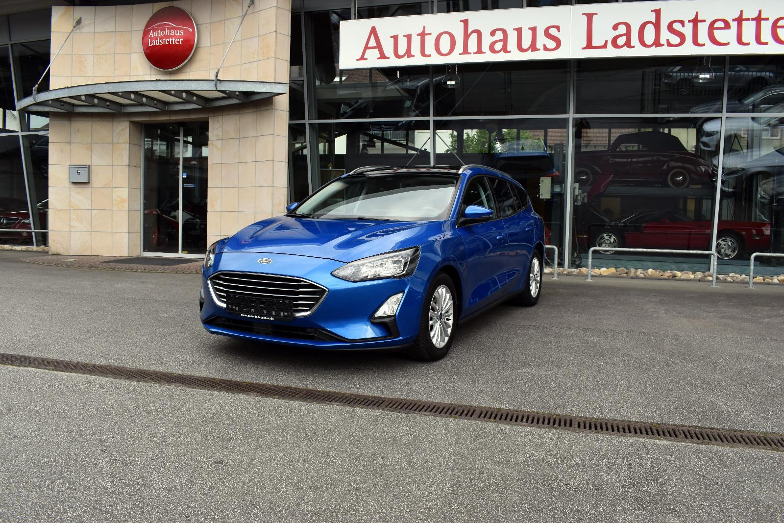 Ford Focus Turnier Titanium*Pano*Rückfahrkam.*1.Hand