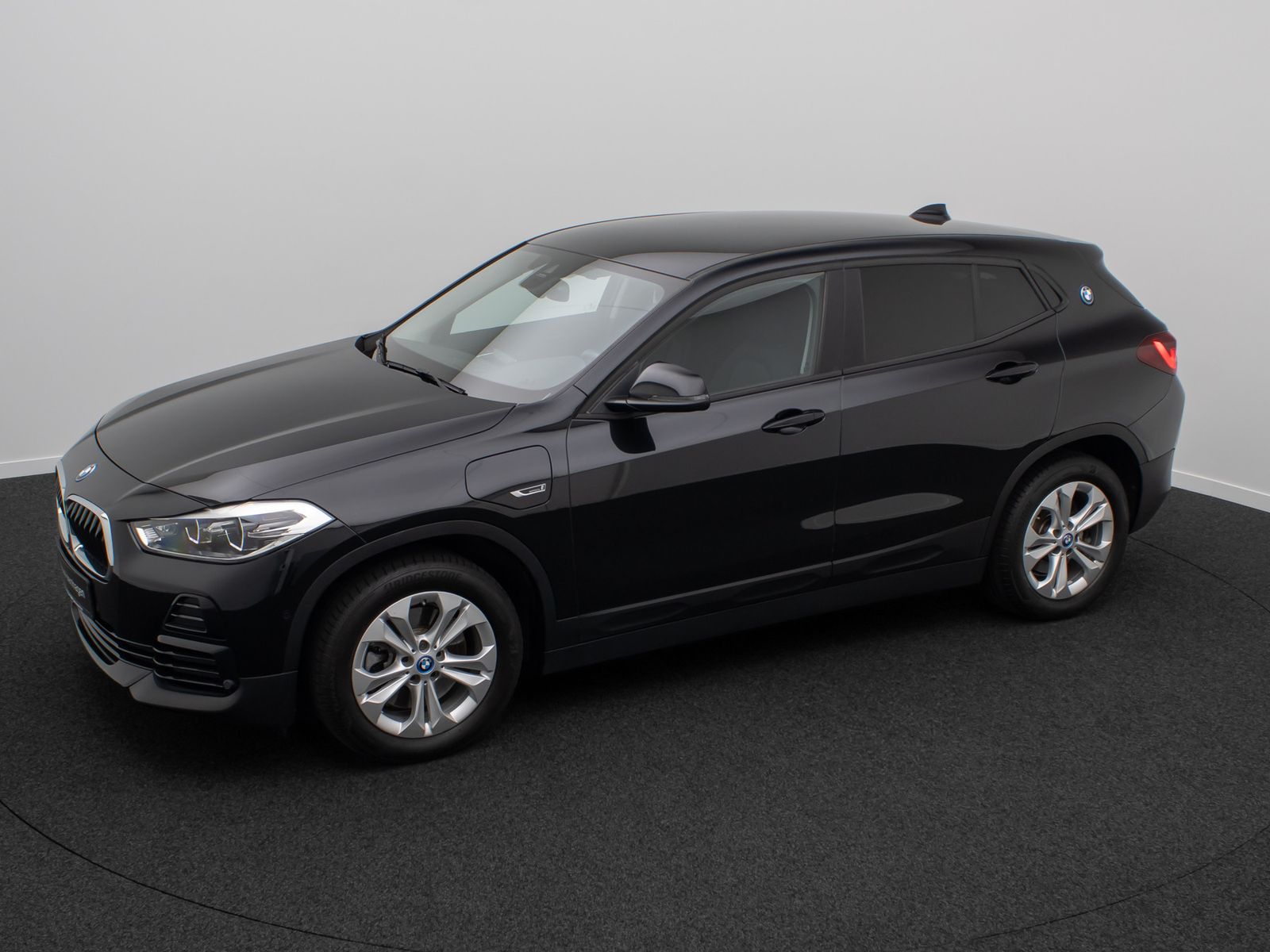 Fahrzeugabbildung BMW X2 xD25e Kamera DAB LED Parkassistent Navi Sport