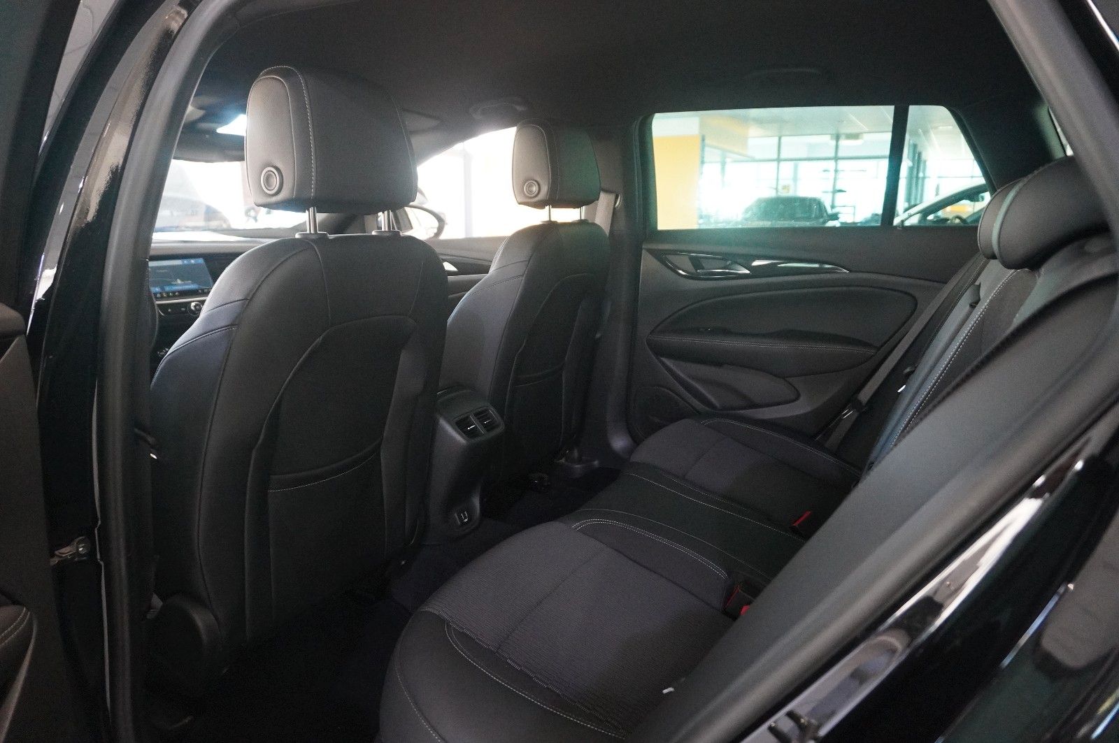 Fahrzeugabbildung Opel Insignia B ST 2.0D ELEGANVE NAVI/LED/KAMERA/OPC