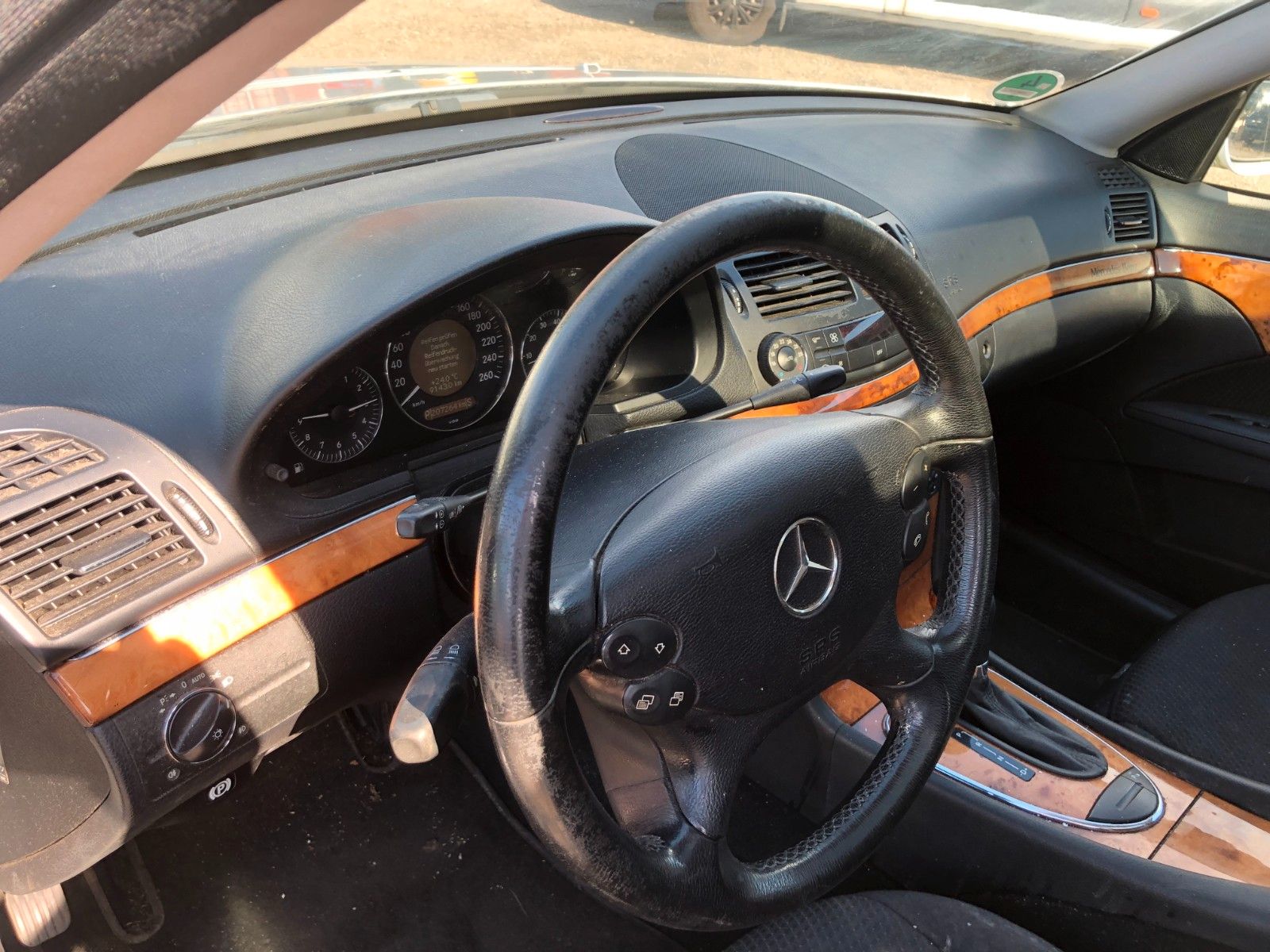 Fahrzeugabbildung Mercedes-Benz E 280 E Limousine Hagelschaden TÜV bis 7/27