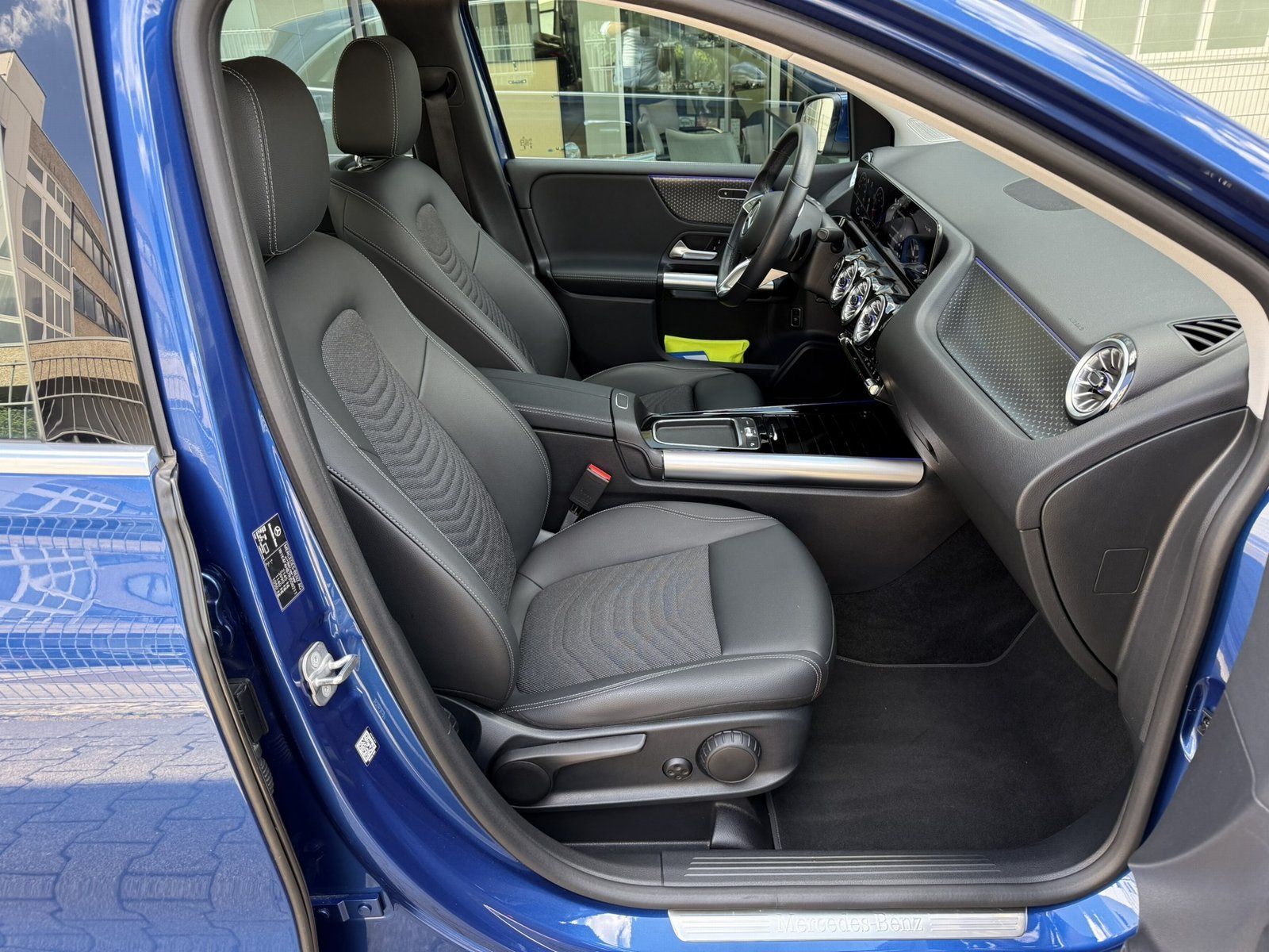 Fahrzeugabbildung Mercedes-Benz B 250 Progressive*4MATIC*TOTWINKEL*AHK*KAMERA*
