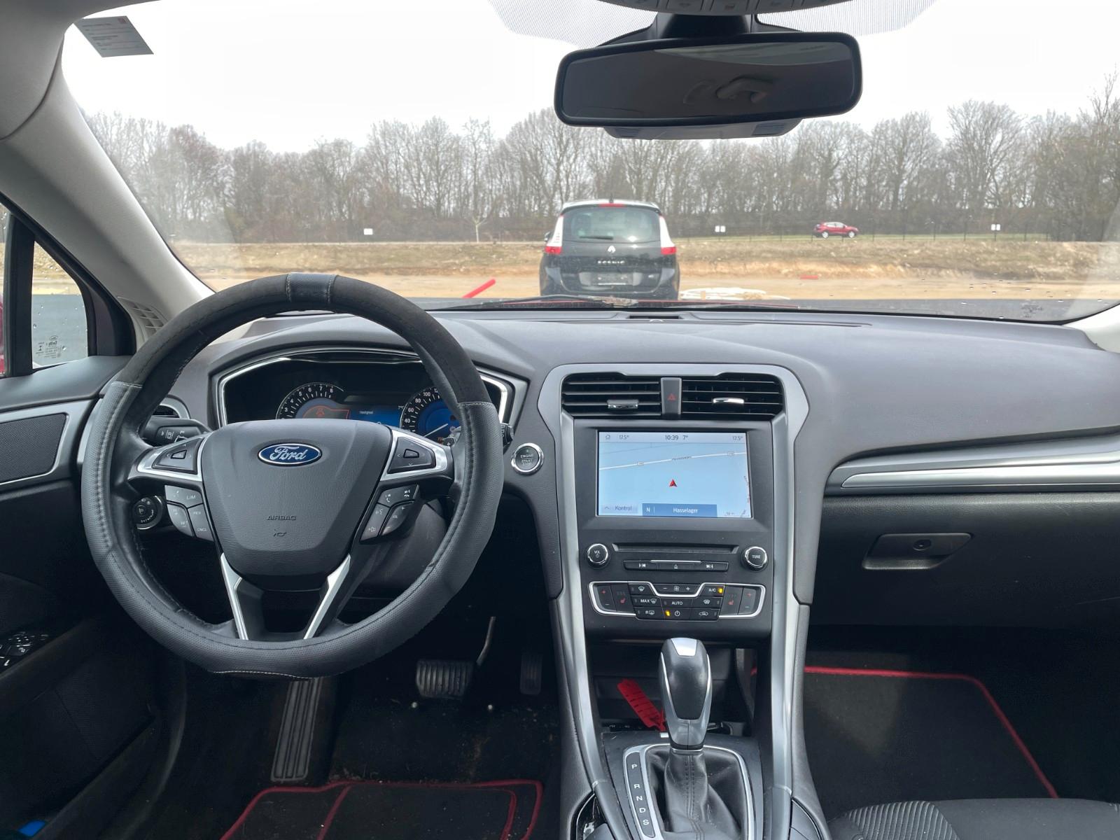 Ford Mondeo 2015 — photo 18