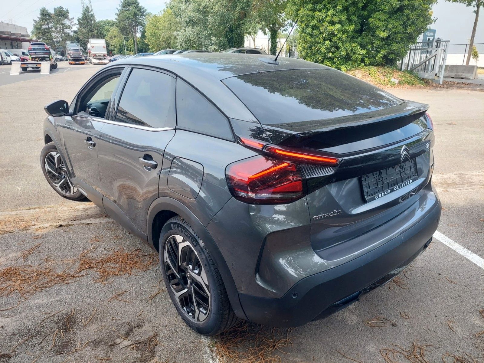 Citroën C4 BlueHDi 130 Stop&Start SHINE EAT8 imagem 3