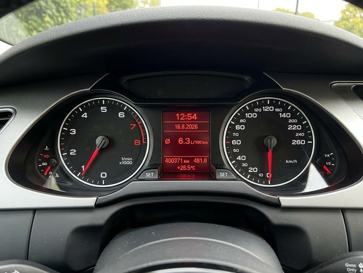 Audi A4 2008 — interior