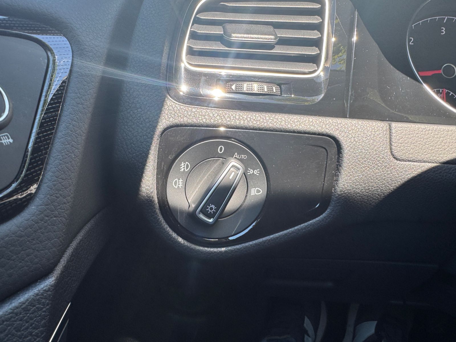 Fahrzeugabbildung Volkswagen Golf VII Lim. Highline LED+ACC+Tempomat