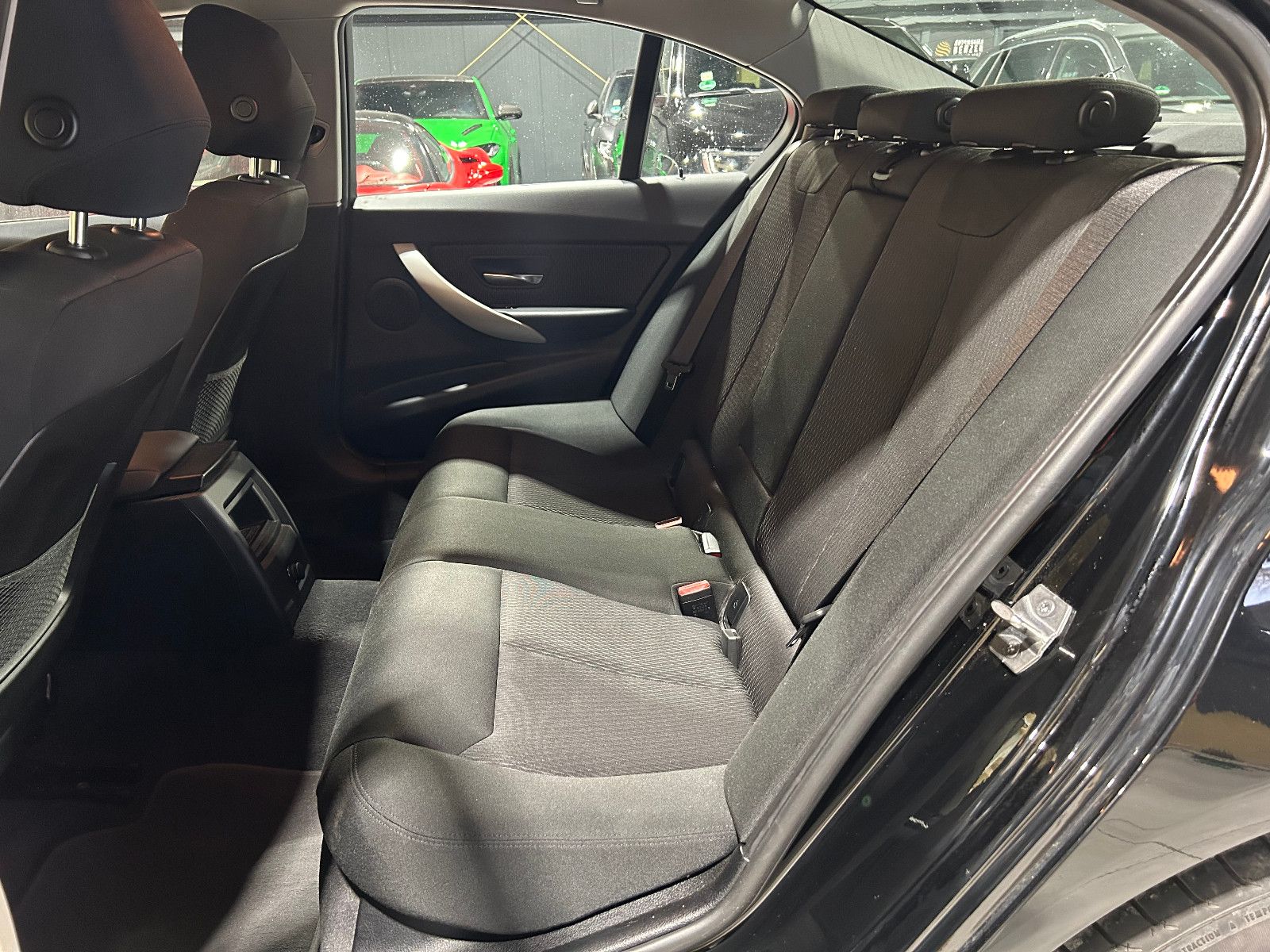 Fahrzeugabbildung BMW 318 d Advantage/NAVI7TEMPOMAT/SHZ/PDC/KLIMA