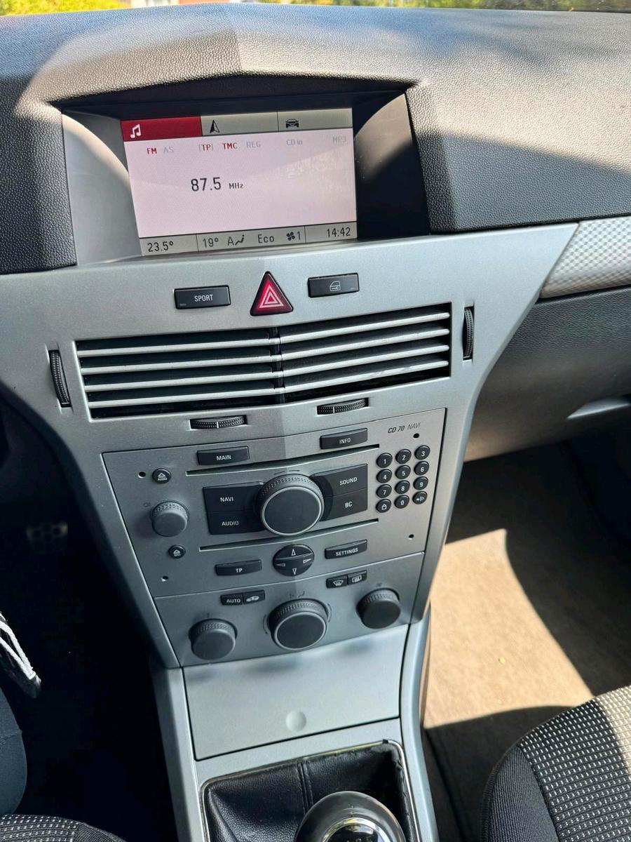 Opel Astra 2005 — photo 7