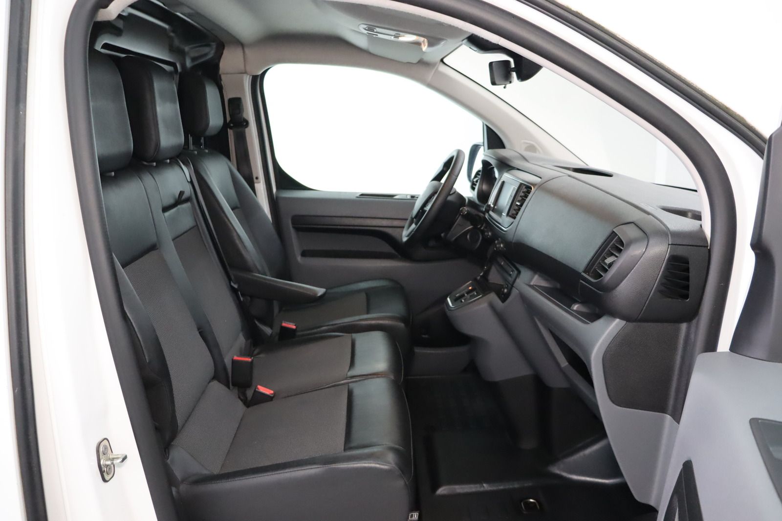 Fahrzeugabbildung Citroën Jumpy Kasten JMY Club L2H1 * el. Schiebetür *