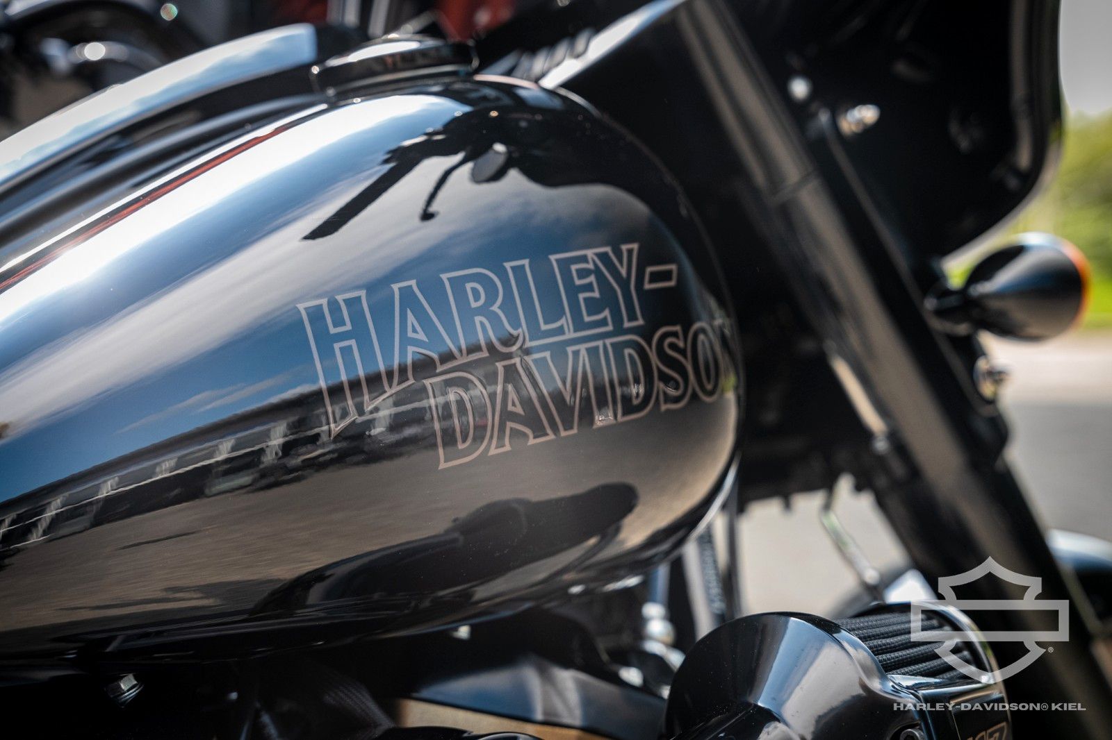 Fahrzeugabbildung Harley-Davidson FLHXST STREET GLIDE ST 117 -