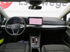 VW Golf VIII Var. 2.0 TDI Life DSG FACELIFT LED Ahk VW Golf VIII Var. 2.0 TDI Life DSG FACELIFT LED Ahk