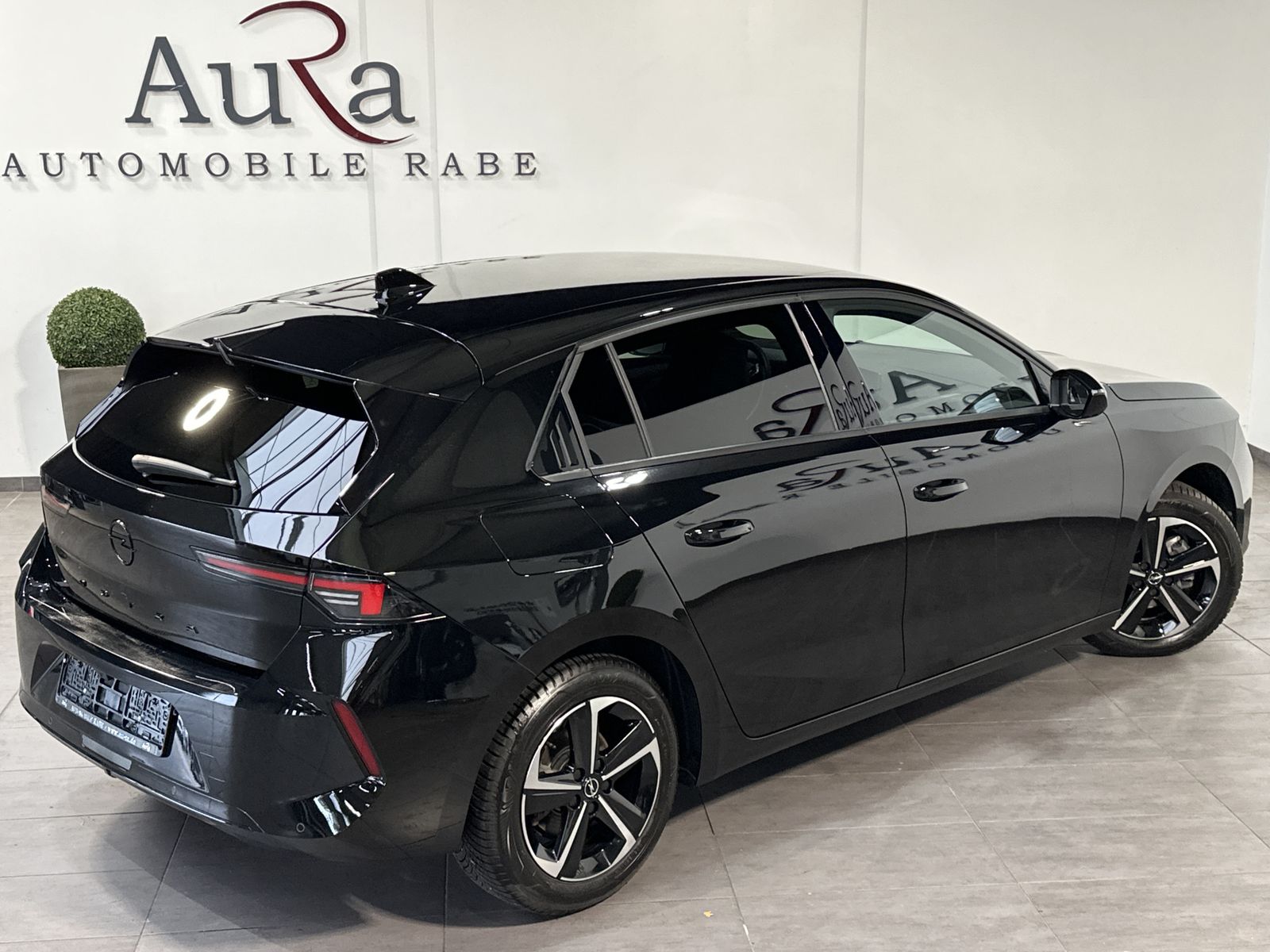 Fahrzeugabbildung Opel Astra SpT 1.2 Turbo GS NAV+LED+360°+VCOCKPIT+1HD