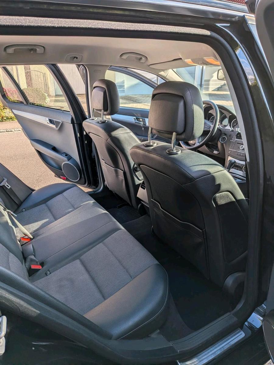 Mercedes-Benz C250 2010 — photo 10