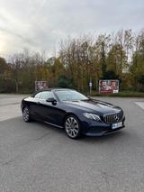 Mercedes-Benz E 200 Autom. - - blaue Mercedes-Benz E 200