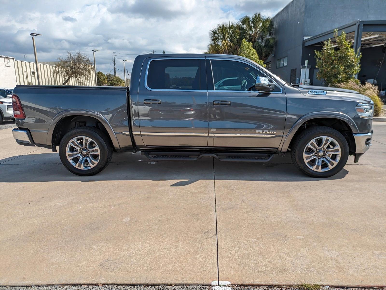 Dodge RAM 1500 4x4 Limited CrewCab unfallfr.im Vorlauf