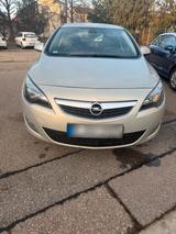 Opel Astra 1.6 tfsi - Opel Astra aus 2010: 1.6