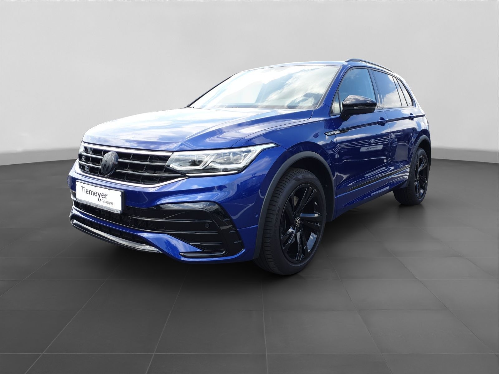 Volkswagen Tiguan 2.0 TDI DSG 4M R-LINE PANO ASSIST AHK Hu foto 2