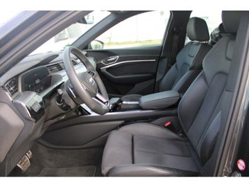 Audi Q8 e-tron - 3
