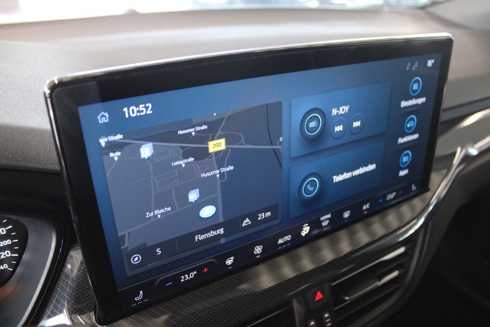 Fahrzeugabbildung Ford Focus ST-Line Turnier Automatik LED ACC CAM uvm.