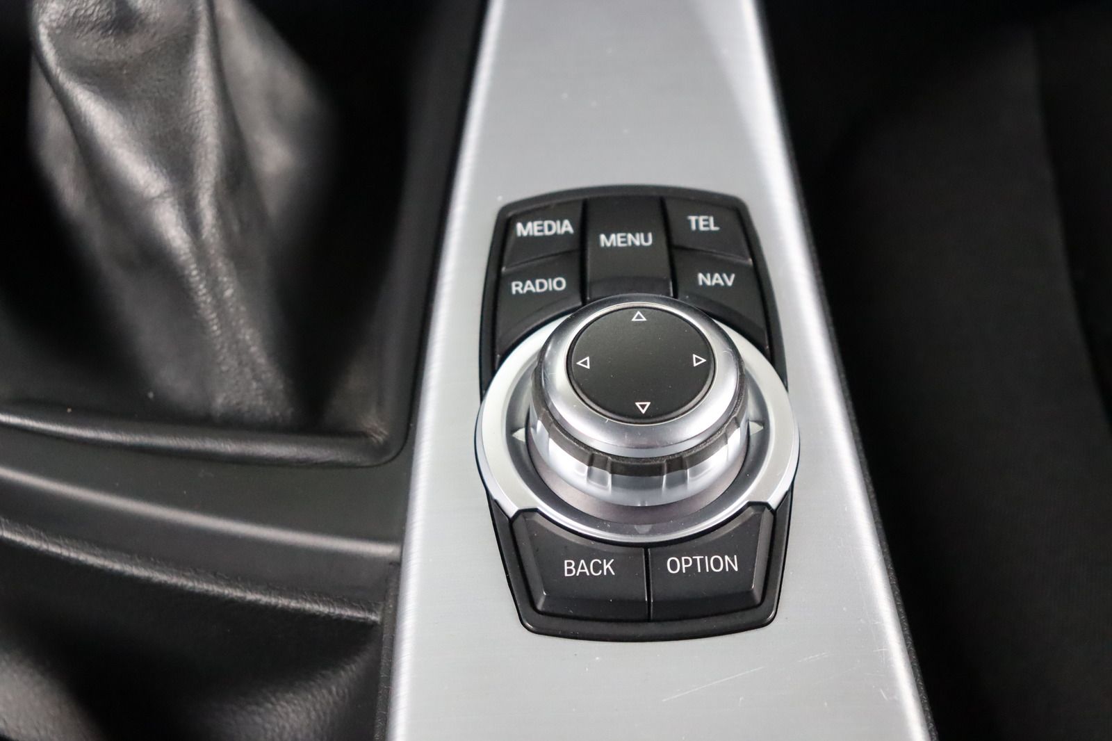 Fahrzeugabbildung BMW 320 i * AHK * Navi * SD