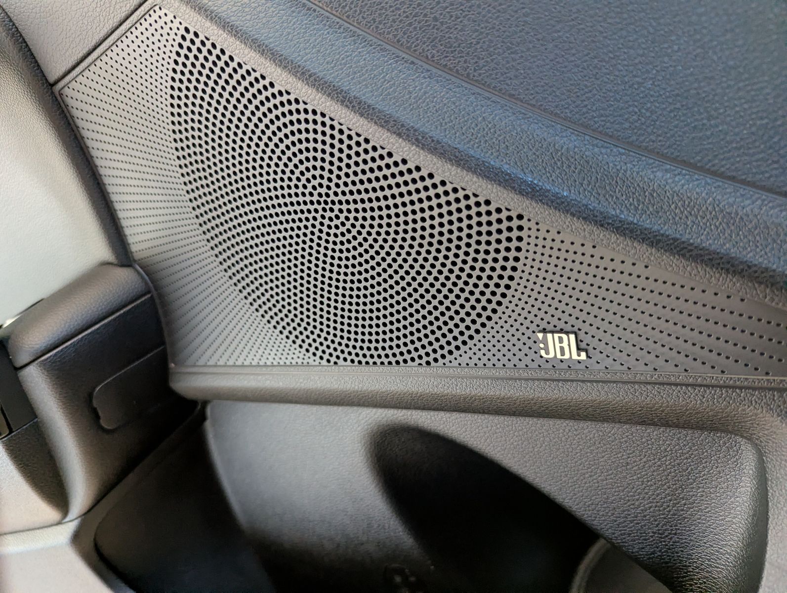 Fahrzeugabbildung Kia cee'd Sportswagon 1.5 DCT Spirit LED JBL Cam 7J