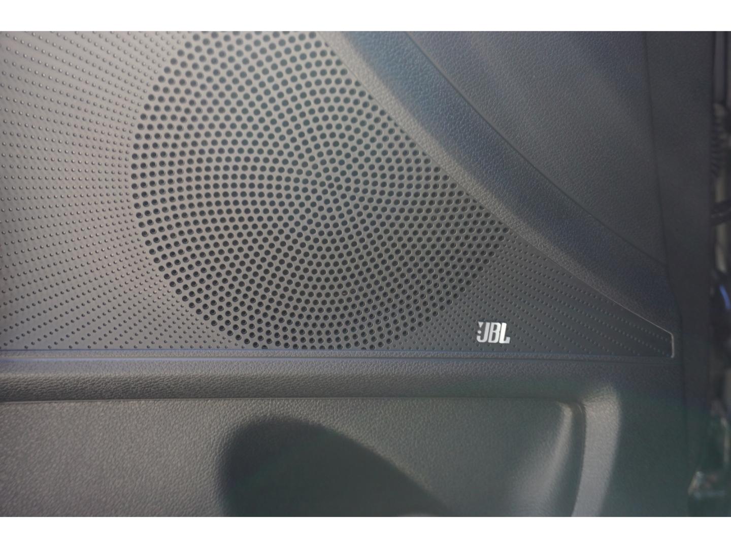 Kia Ceed_sw 1.5T 140 GT Line DCT7 Pano AHK Navi LED 