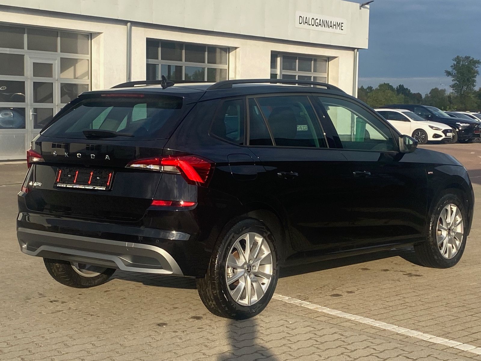 Fahrzeugabbildung SKODA Kamiq 1.5l TSI ACT TOUR *LED*NAV*ACC*KAMERA*PDC*