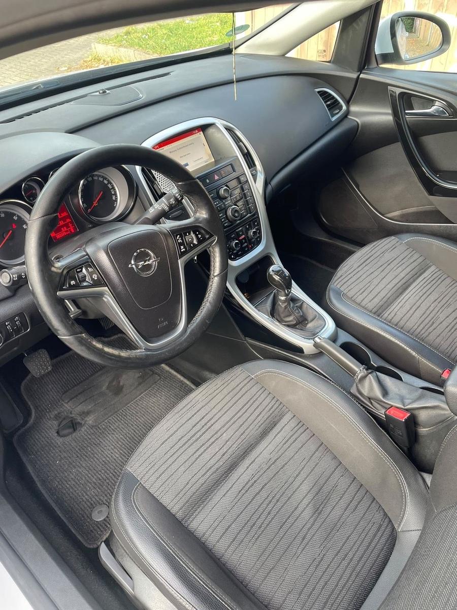 Opel Astra 2015 — photo 7