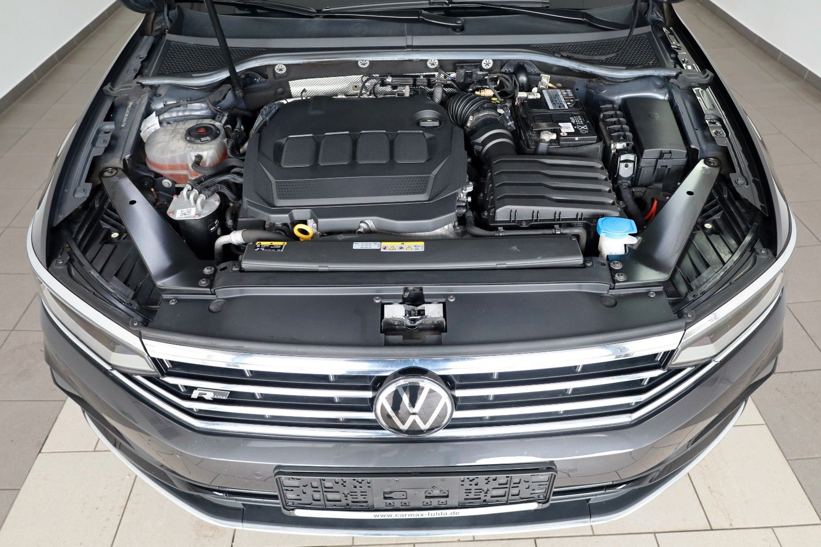 Fahrzeugabbildung Volkswagen Passat Variant R Line Navi,LED,ACC,Panorama,SH