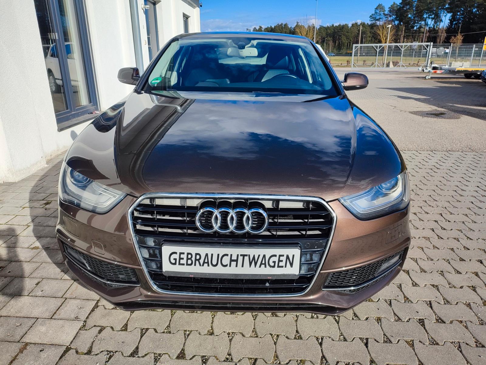 Audi A4 Lim. S-Line/AHK/SHZ/NAVI/TOTWINKEL/SPURH/TOP!