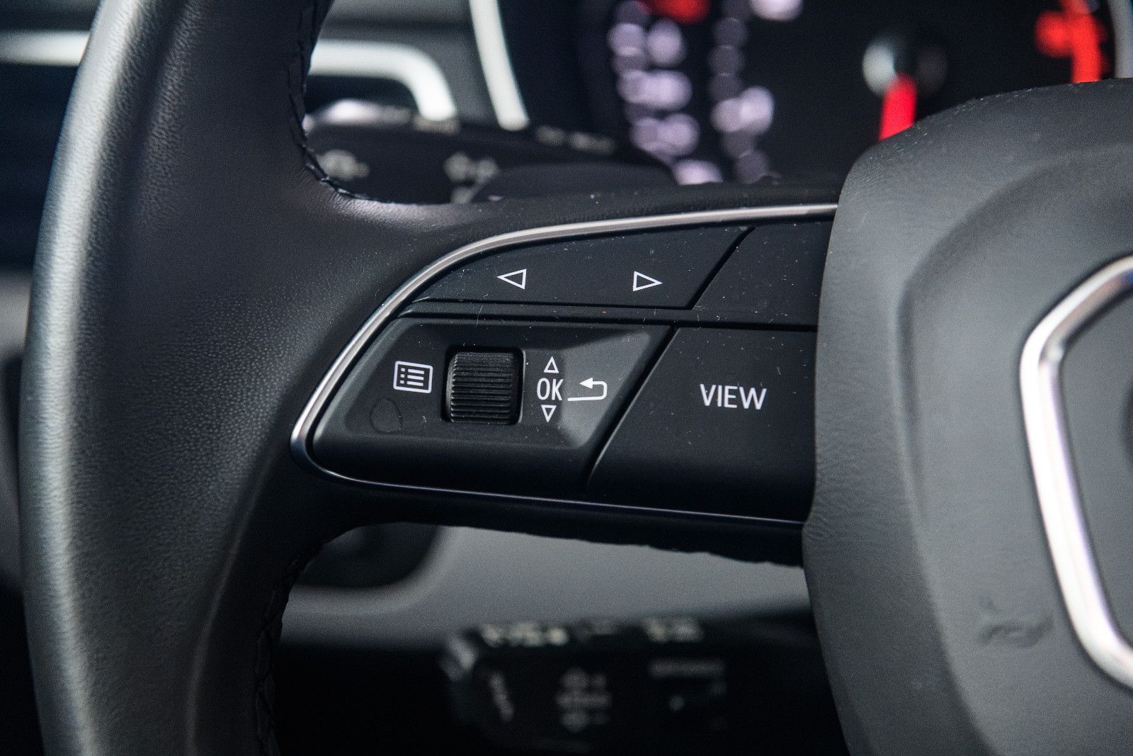 Fahrzeugabbildung Audi A4 Avant 40 TDI quattro advanced +AHK+Matrix LED
