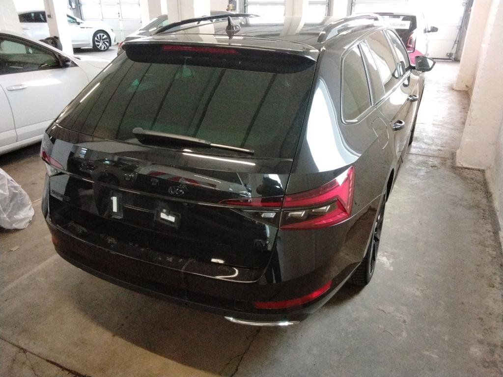 Fahrzeugabbildung SKODA Superb Combi 1.4 TSI Sportline iV/AHK/KAMERA/ACC
