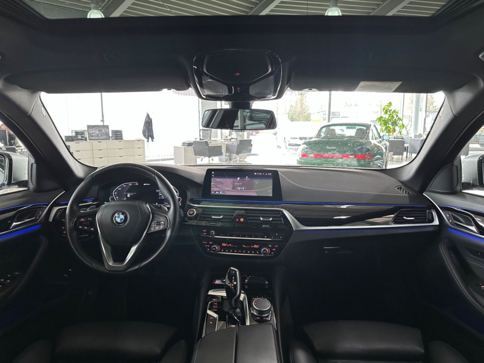 Fahrzeugabbildung BMW 530e iP Sport Line ACC Kamera HUD DAB HiFi