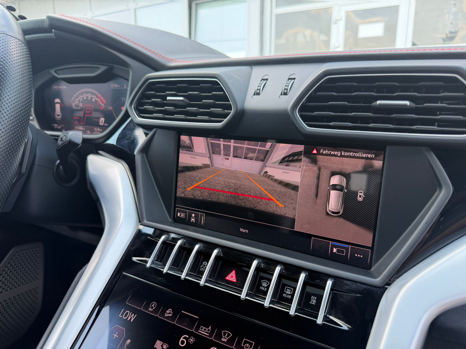 Fahrzeugabbildung Lamborghini Urus/PANO/23ZOLL/B&O-3D/360KAM/HEAD-UP
