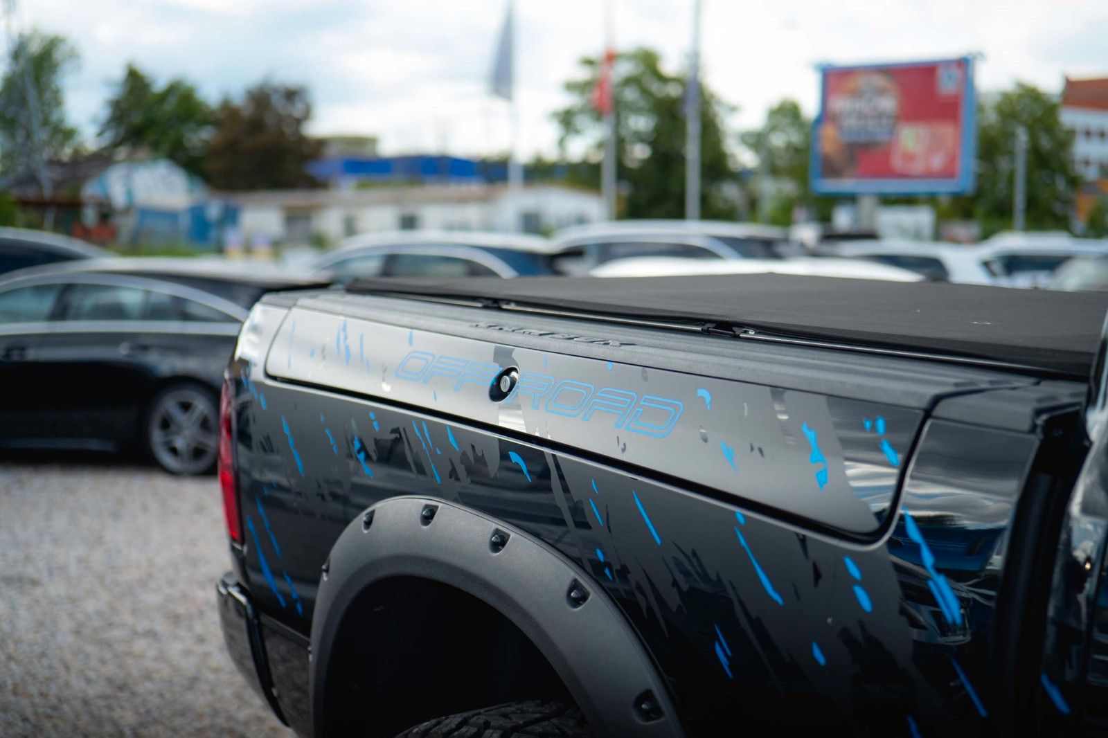 Fahrzeugabbildung Dodge RAM 5.7 V8 HEMI 4x4 OFFROAD Night LONGBED RAMBOX