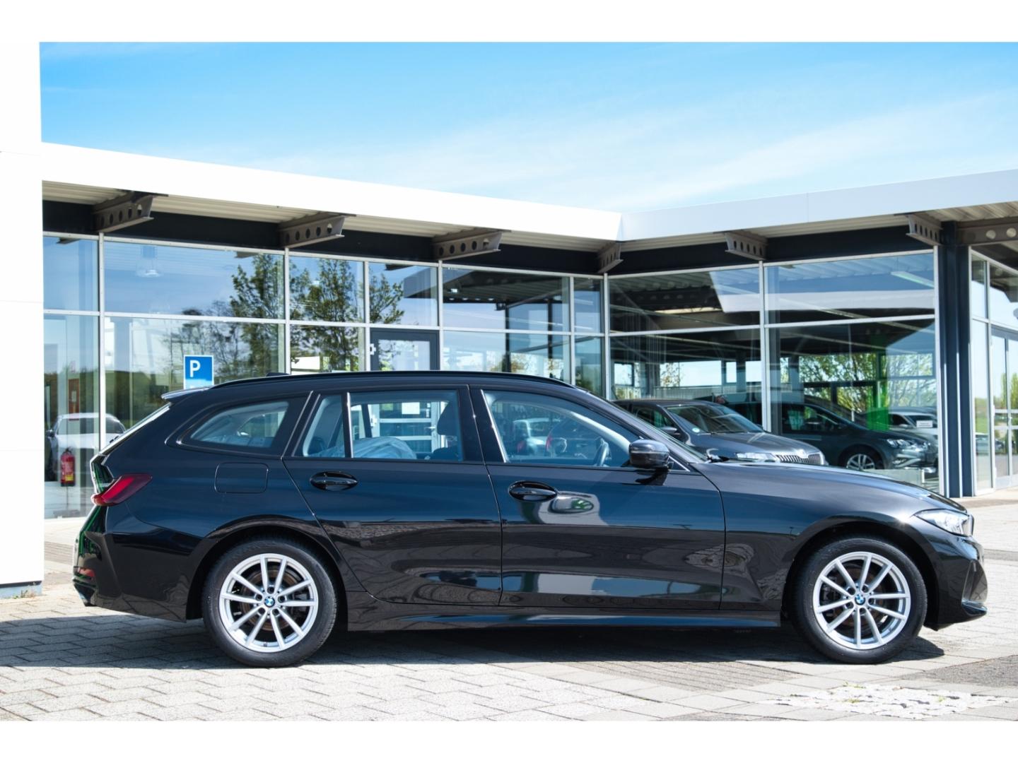 BMW 318 d Touring Navi LED SHz Apple CP BMW Live