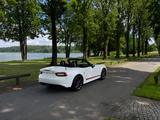 Fiat 124 Spider lusso Aut. - weiße Fiat 124 Spider