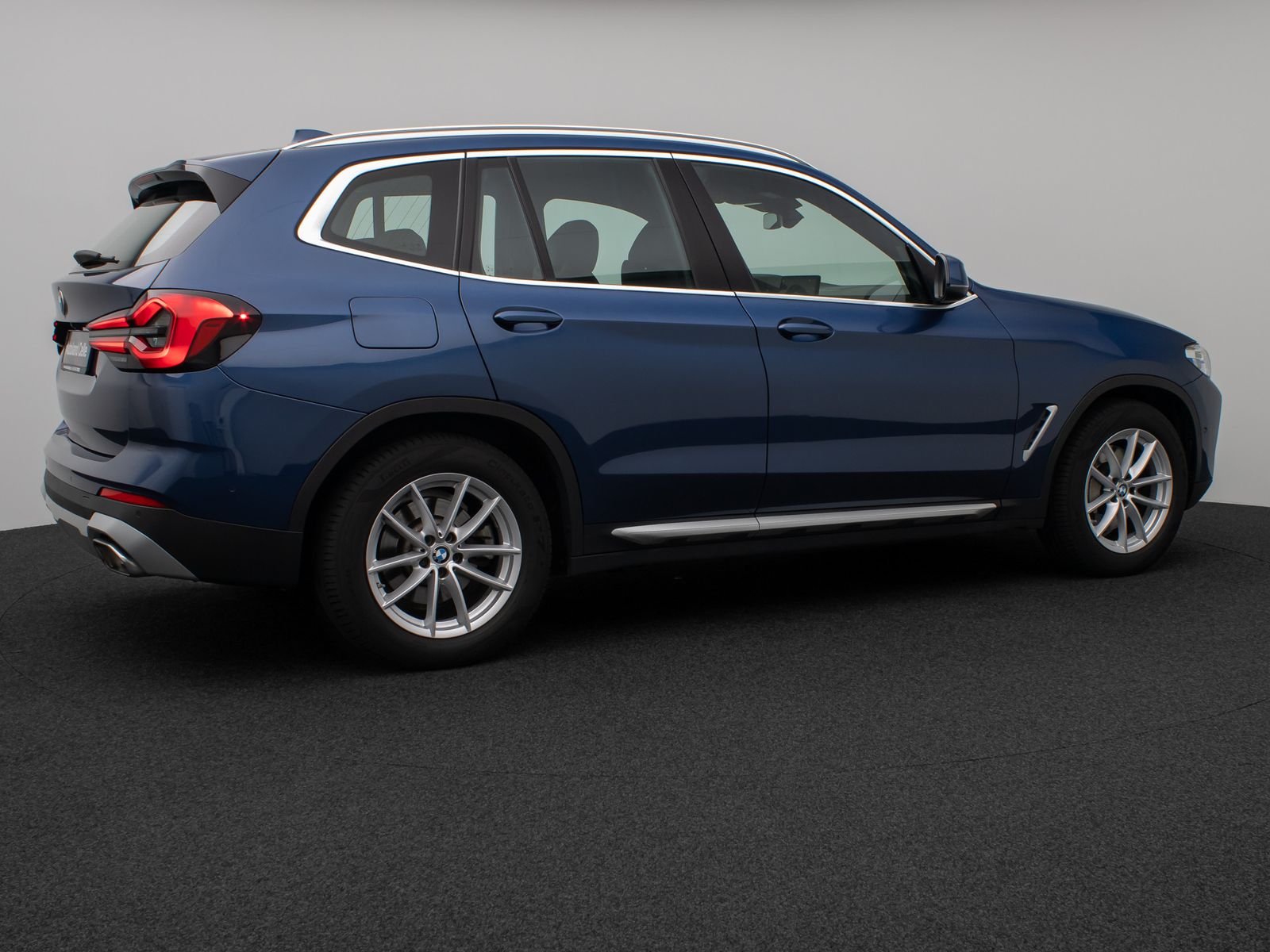 Fahrzeugabbildung BMW X3 xD30d Sport Kamera Laser HUD H/K Komfort AHK