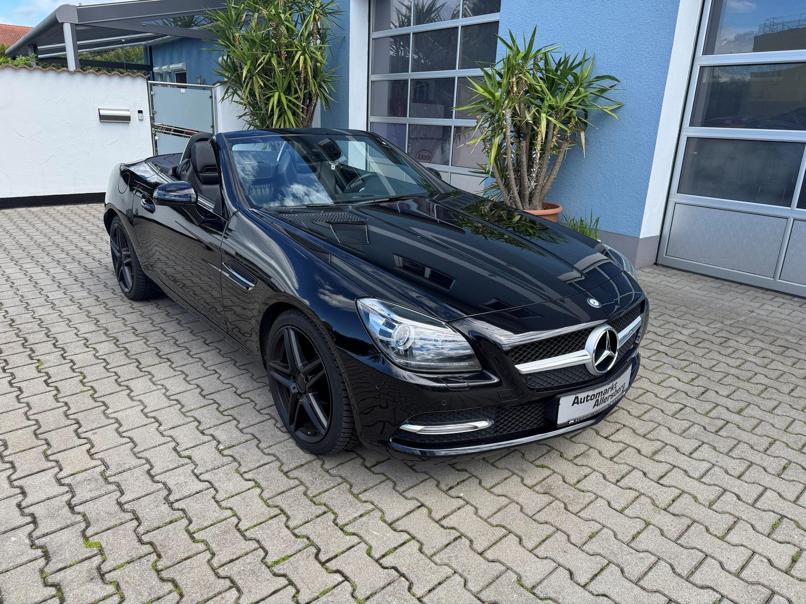 Mercedes-Benz SLK 200 Navi Xenon Airscarf Kamera 49.500km