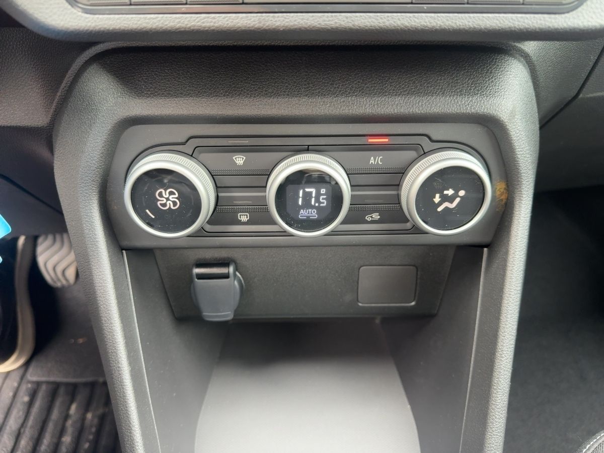 Fahrzeugabbildung Dacia Jogger Expression TCe 110 SHZ Kamera