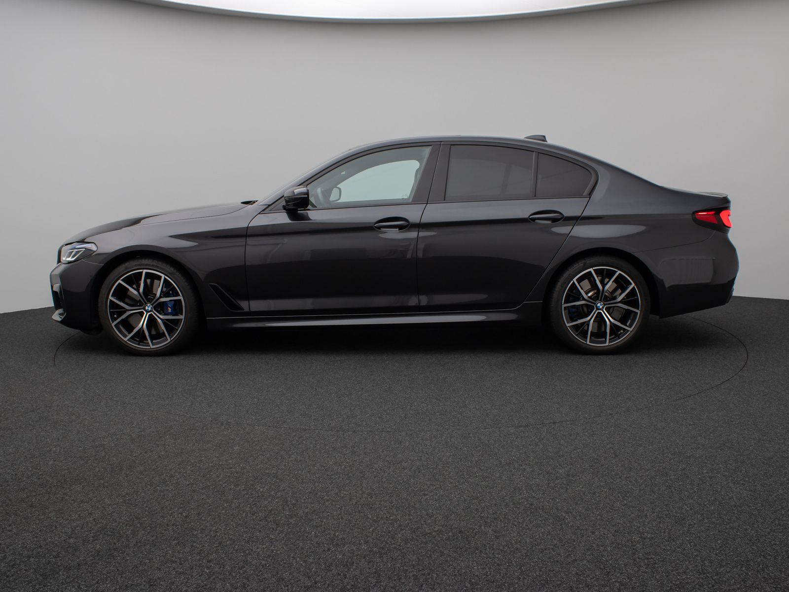 Fahrzeugabbildung BMW 540i xD M Sport Glasdach Laser Kamera HUD SoftCL