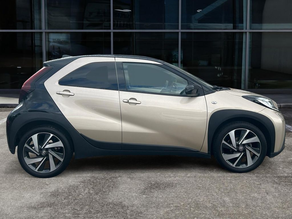 Fahrzeugabbildung Toyota Aygo X Air Explore