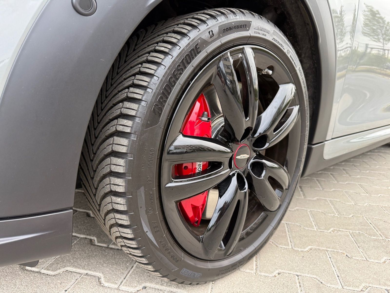 Fahrzeugabbildung MINI John Cooper Works Cabrio NAVI|KAMERA|ESS.-TRIM