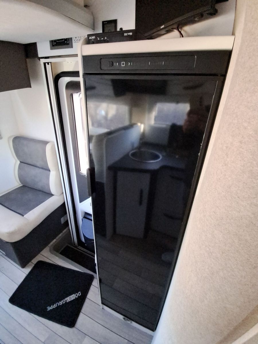 Fahrzeugabbildung Forster T FT745EB TV/Sat/Navi/Markise/Solar/Fahrradträ.