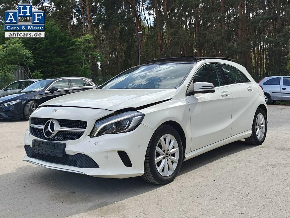 Mercedes-Benz A 180 Style PANO NAVI KLIMA SHZG PDC