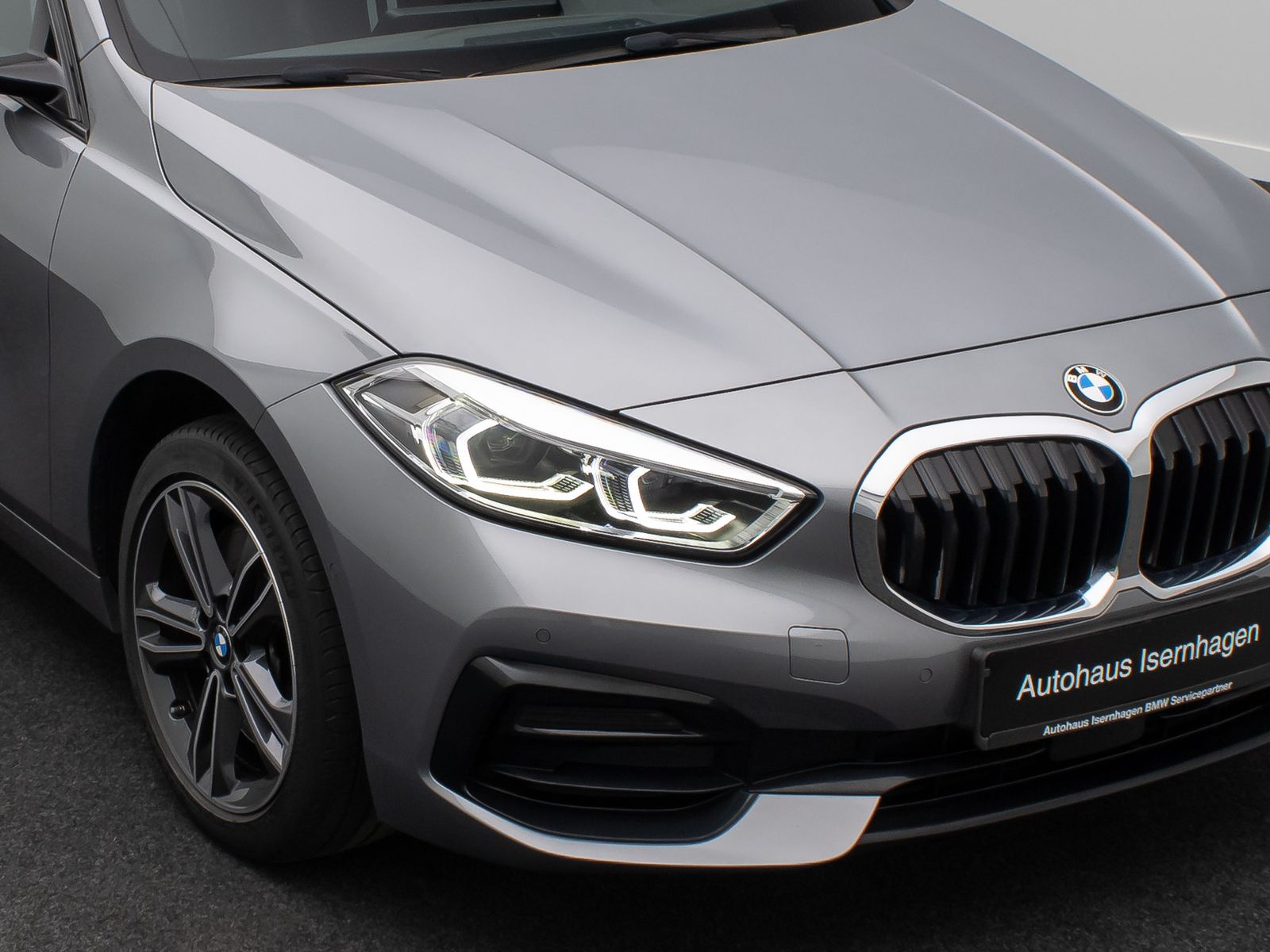 Fahrzeugabbildung BMW 120i Sport Line DAB Kamera AHK LED DriveAss WLAN